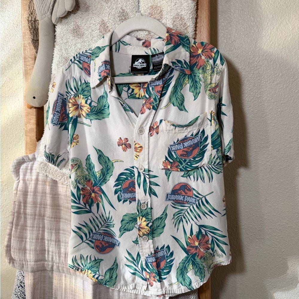 Jurassic Park Hawaiin Shirt Boys Size XS 4/5 100% Rayon